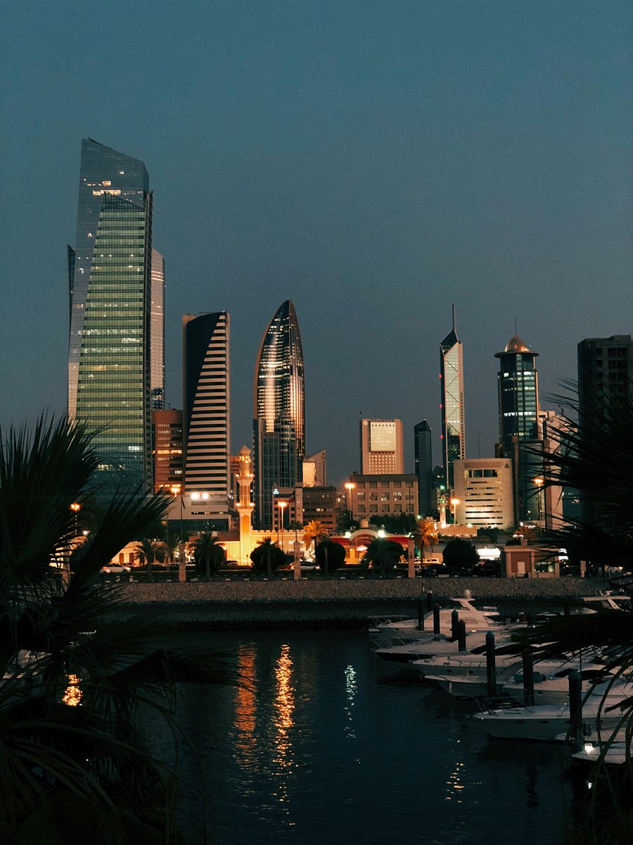 مقرّنا الكويت وخدماتنا في متناول الخليج